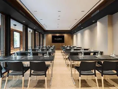 The Corner Hotel Barcelona 4*,